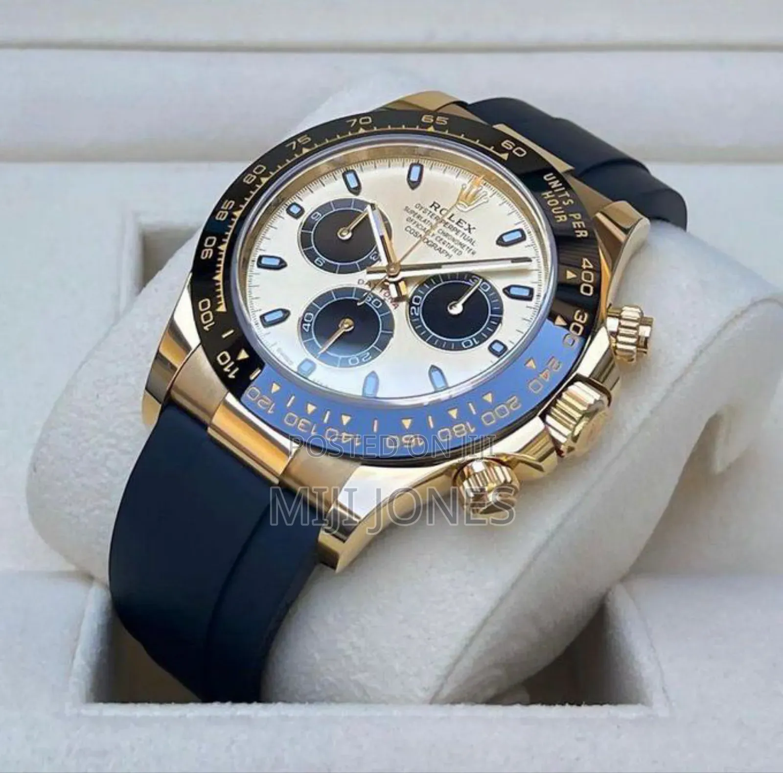 "Luxury Daytona Inspired Watch With Rubber Strap"