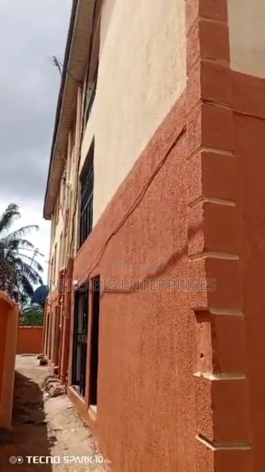 18bdrm Apartment in Owerri for sale