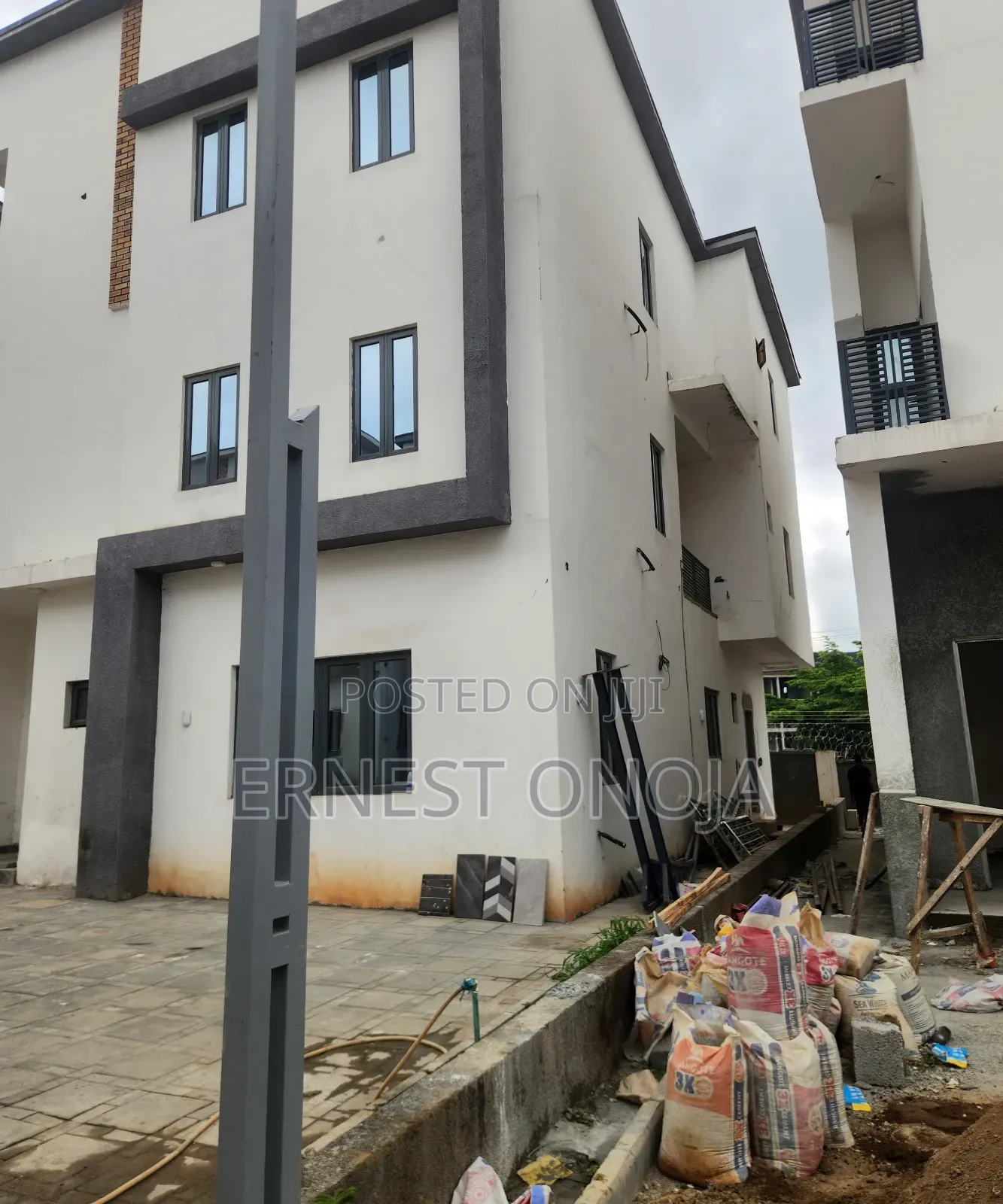 5bdrm Duplex in Gwarinpa Estate Main for sale