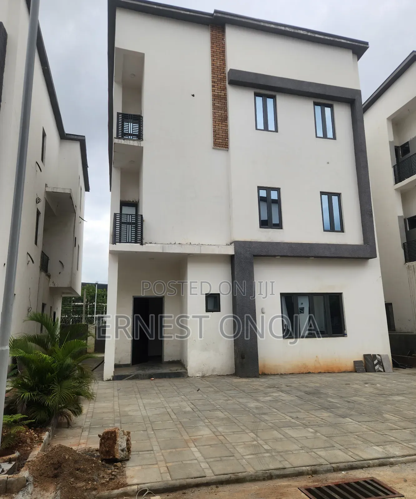 5bdrm Duplex in Gwarinpa Estate Main for sale