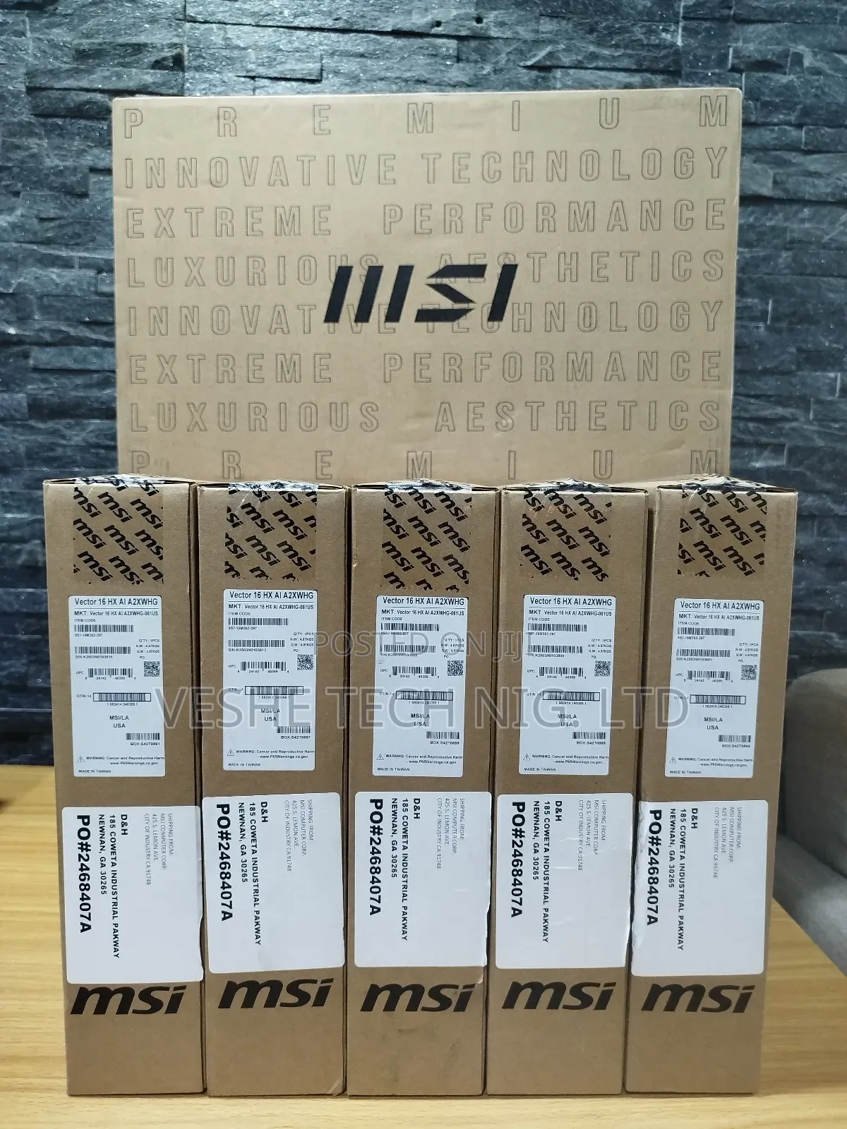 New Laptop MSI Vector 17 HX AI A2XWJG 16GB Intel Core Ultra 7 SSD 512GB
