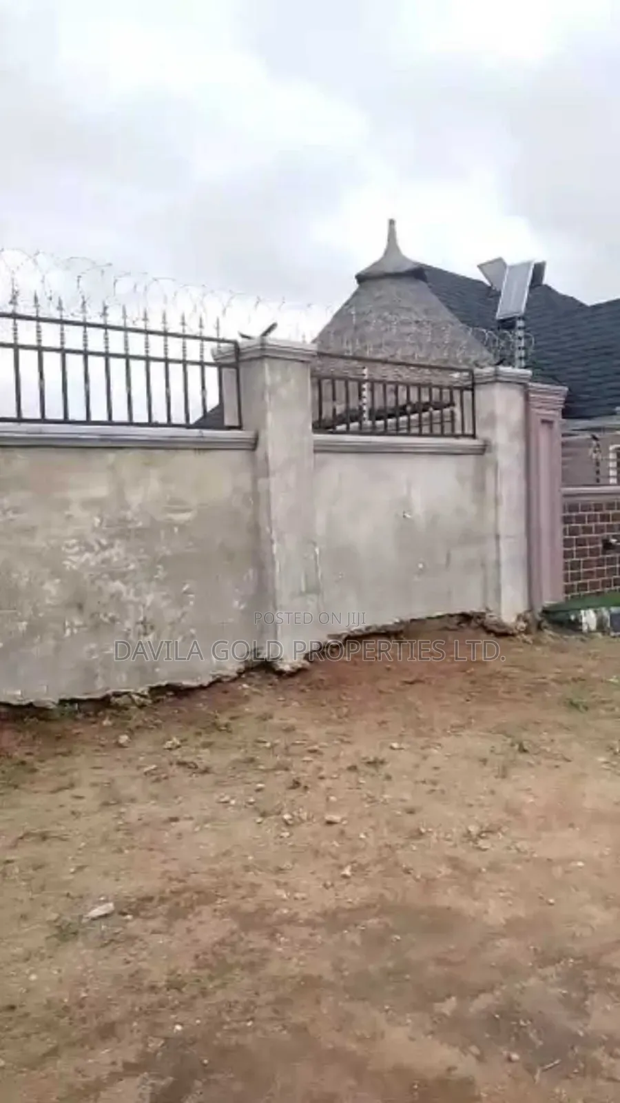 7bdrm Block of Flats in Benin City for sale