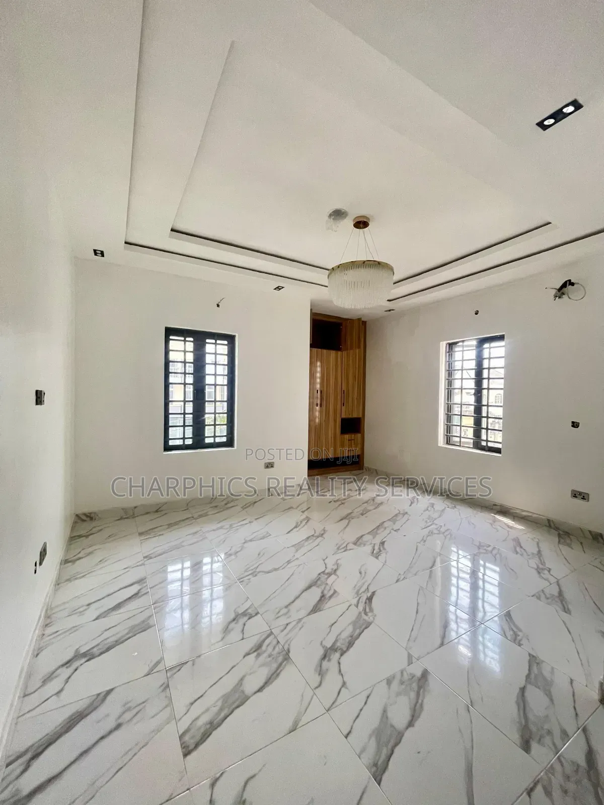 5bdrm Duplex in Ikate for sale