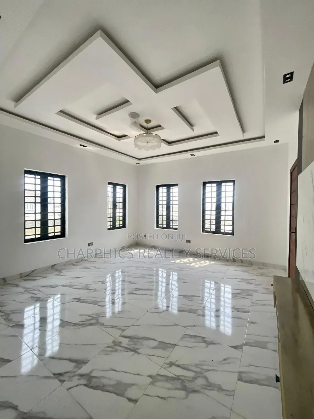 5bdrm Duplex in Ikate for sale