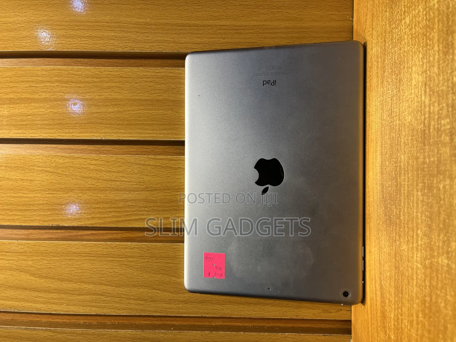 Apple iPad Wi-Fi +3G 16 GB Gray