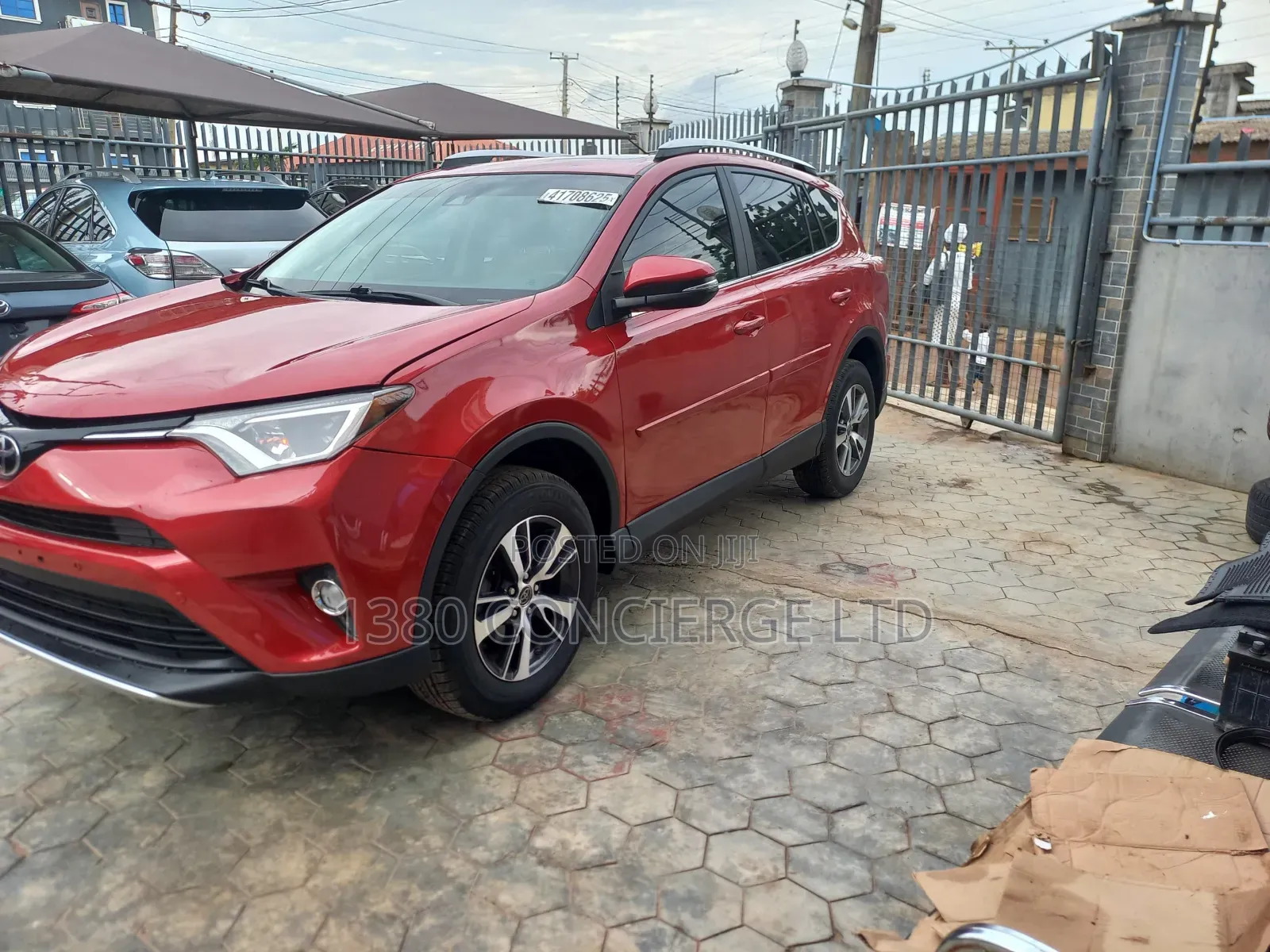 Toyota RAV4 XLE AWD (2.5L 4cyl 6A) 2016 Red