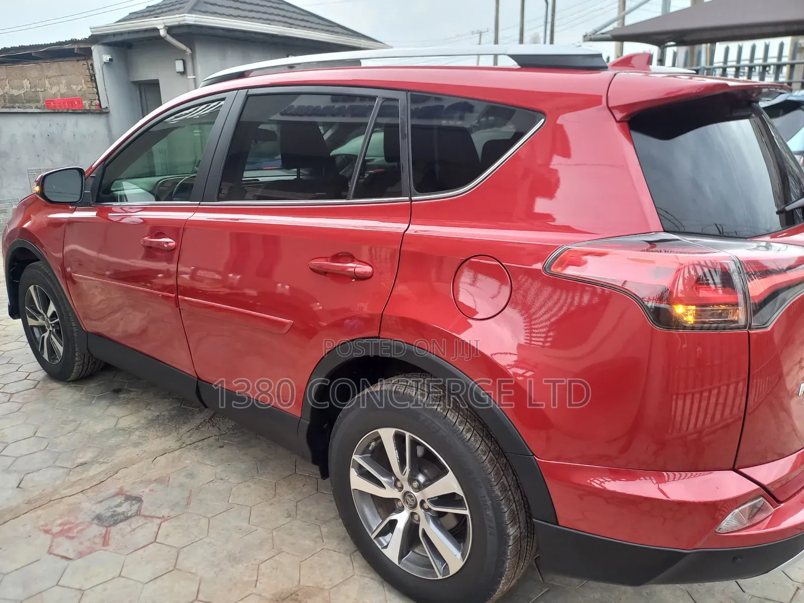 Toyota RAV4 XLE AWD (2.5L 4cyl 6A) 2016 Red