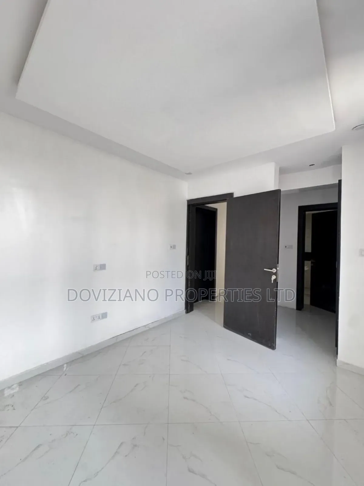 2bdrm Apartment in Chevron for sale