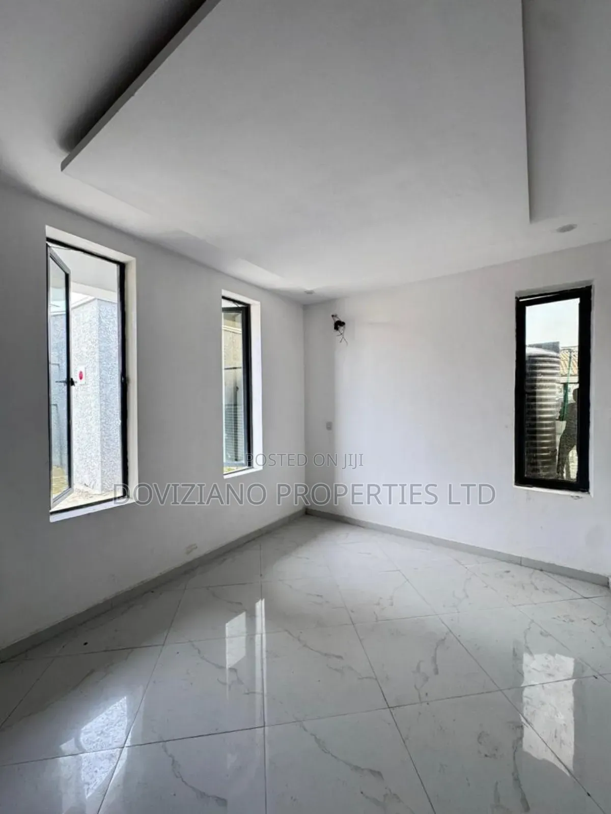 2bdrm Apartment in Chevron for sale