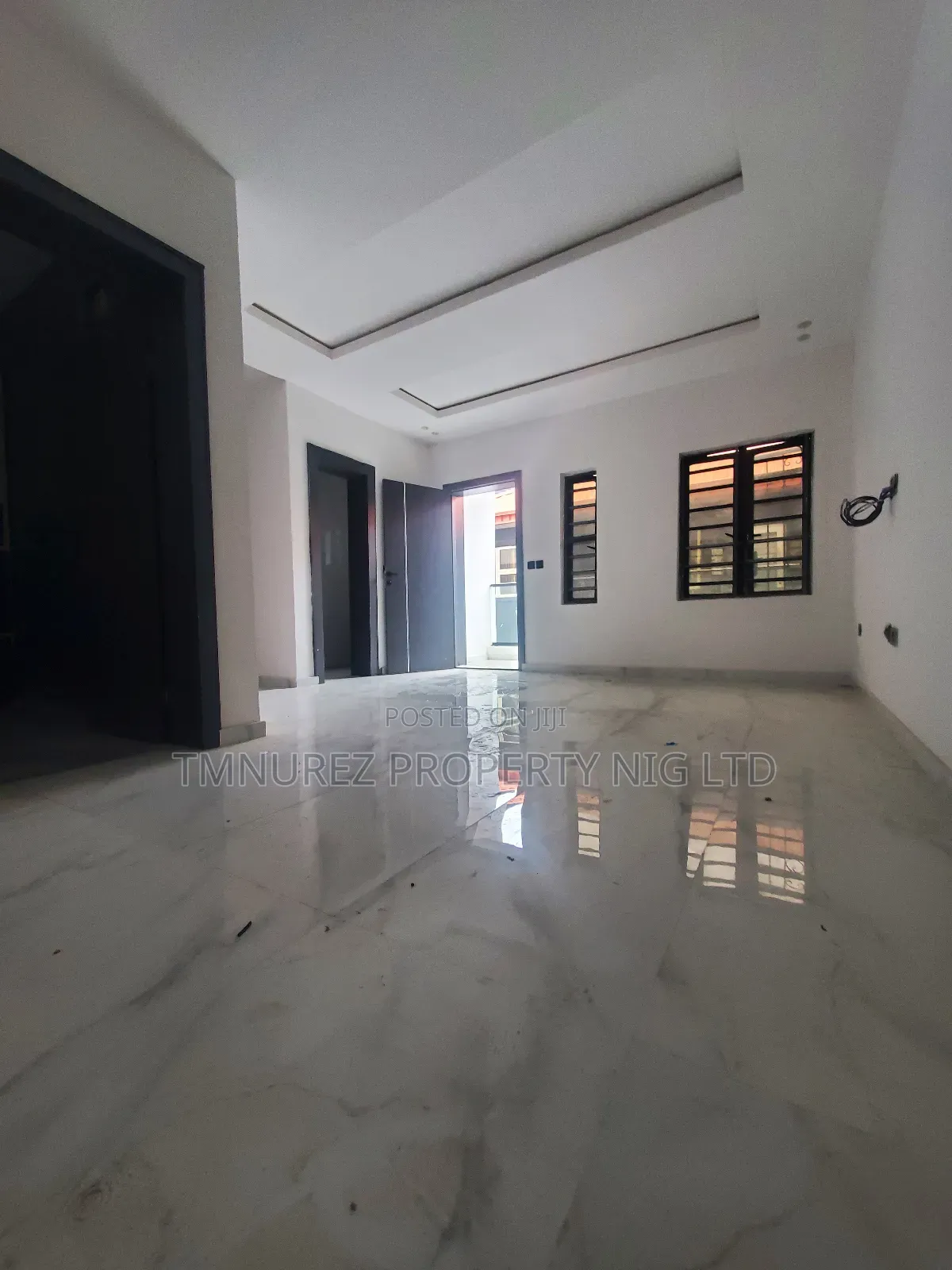 2bdrm Apartment in Lekki Phase1 for rent