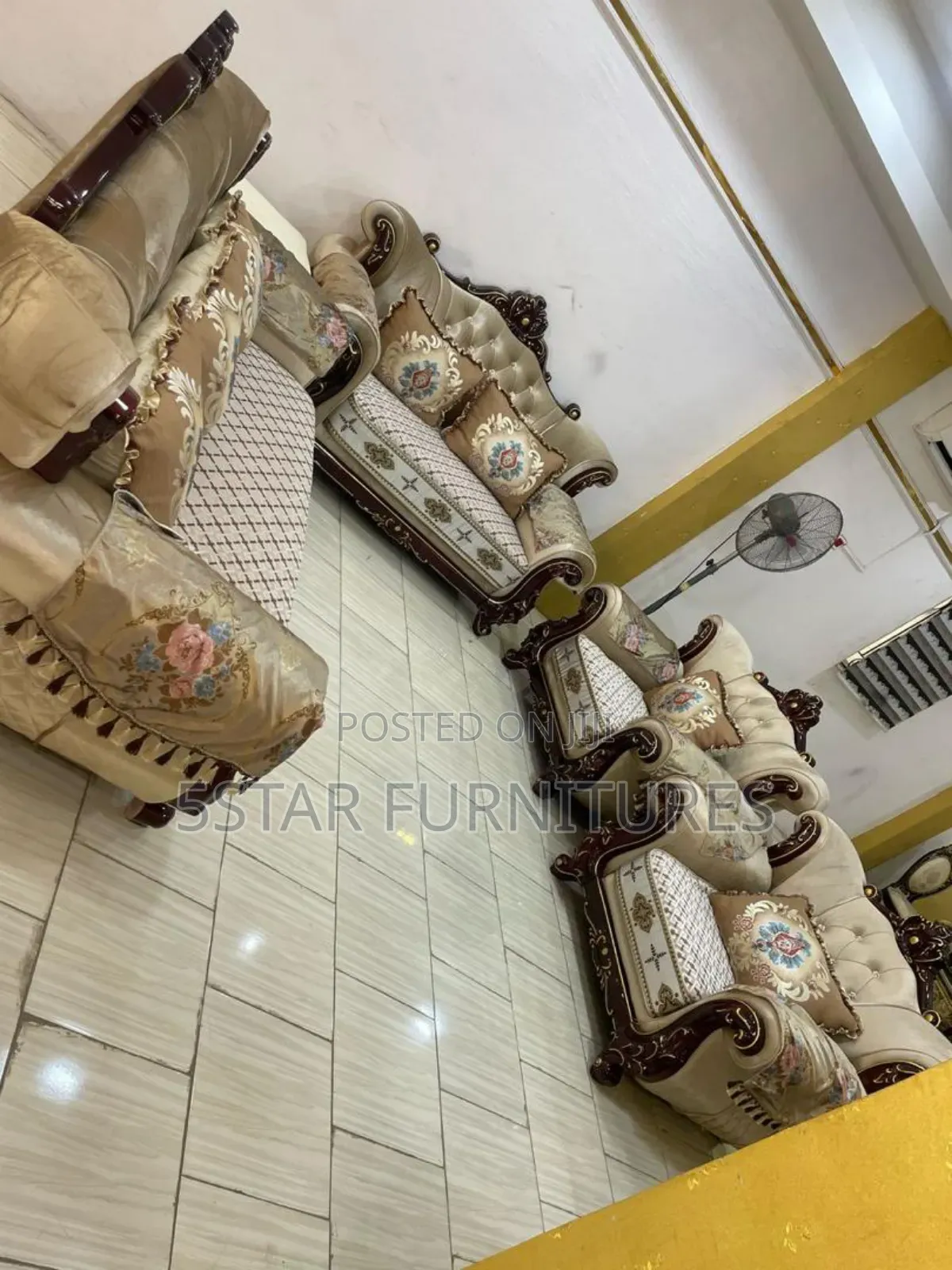 7 Seaters Cushion Chair