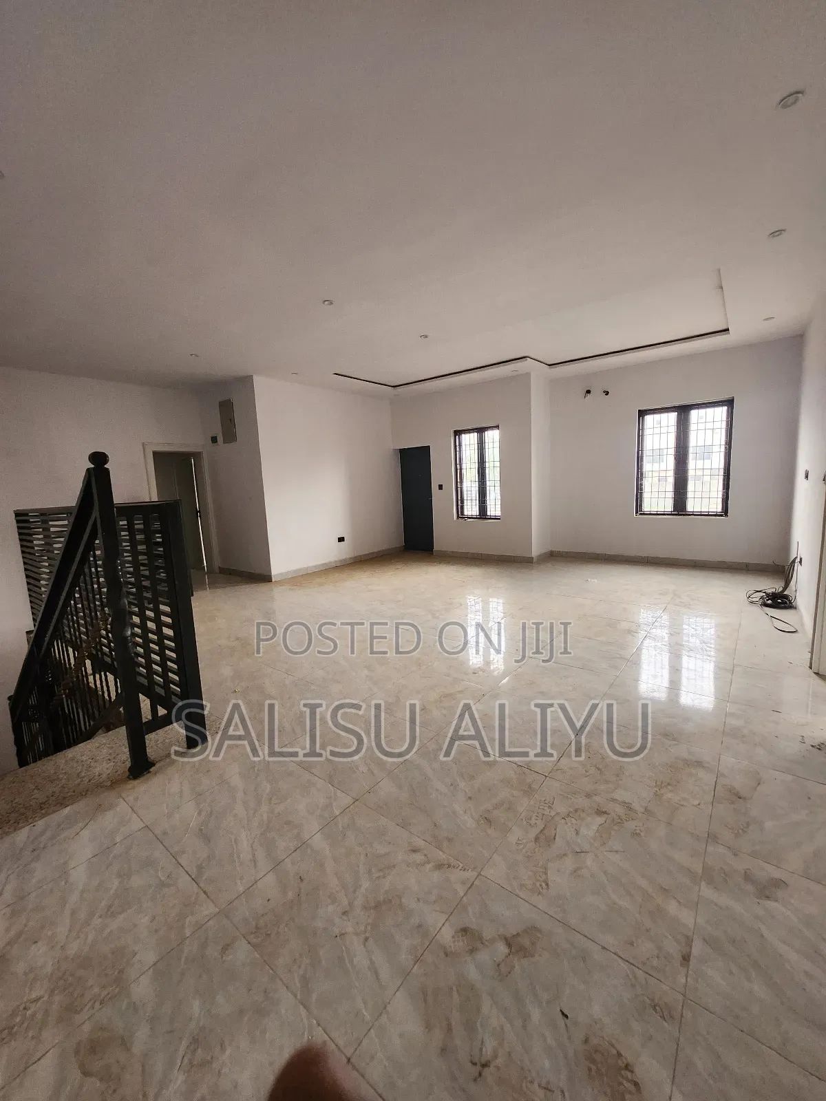5bdrm Duplex in Jahi for sale