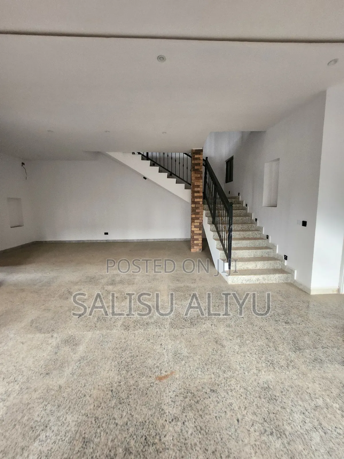 5bdrm Duplex in Jahi for sale