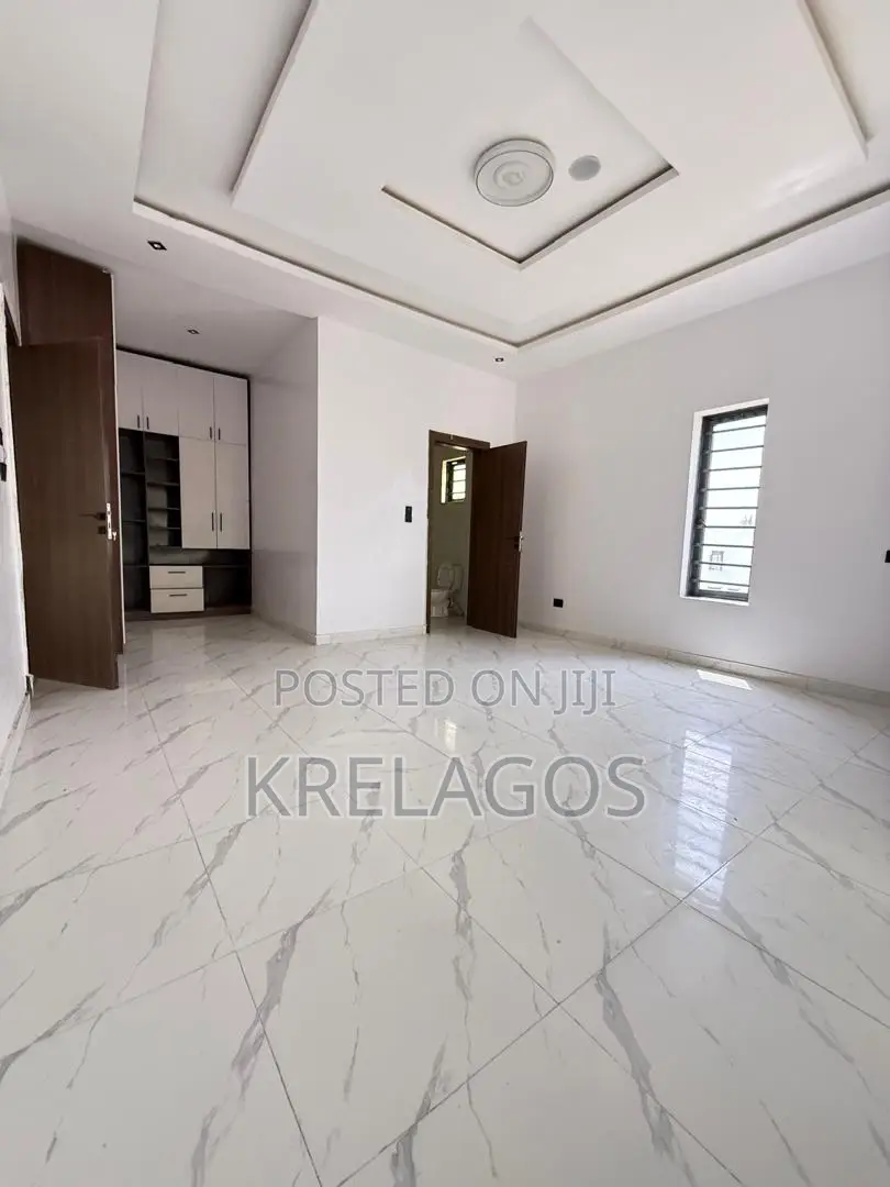 5bdrm Duplex in Orchid, Chevron for sale