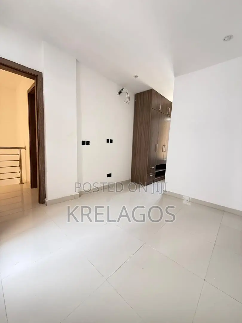 3bdrm Duplex in Orchid, Chevron for sale