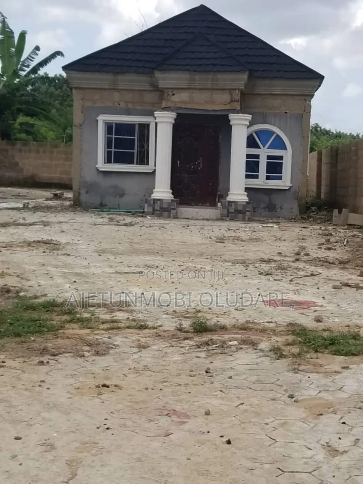2bdrm Bungalow in Model Estate Chalet for sale