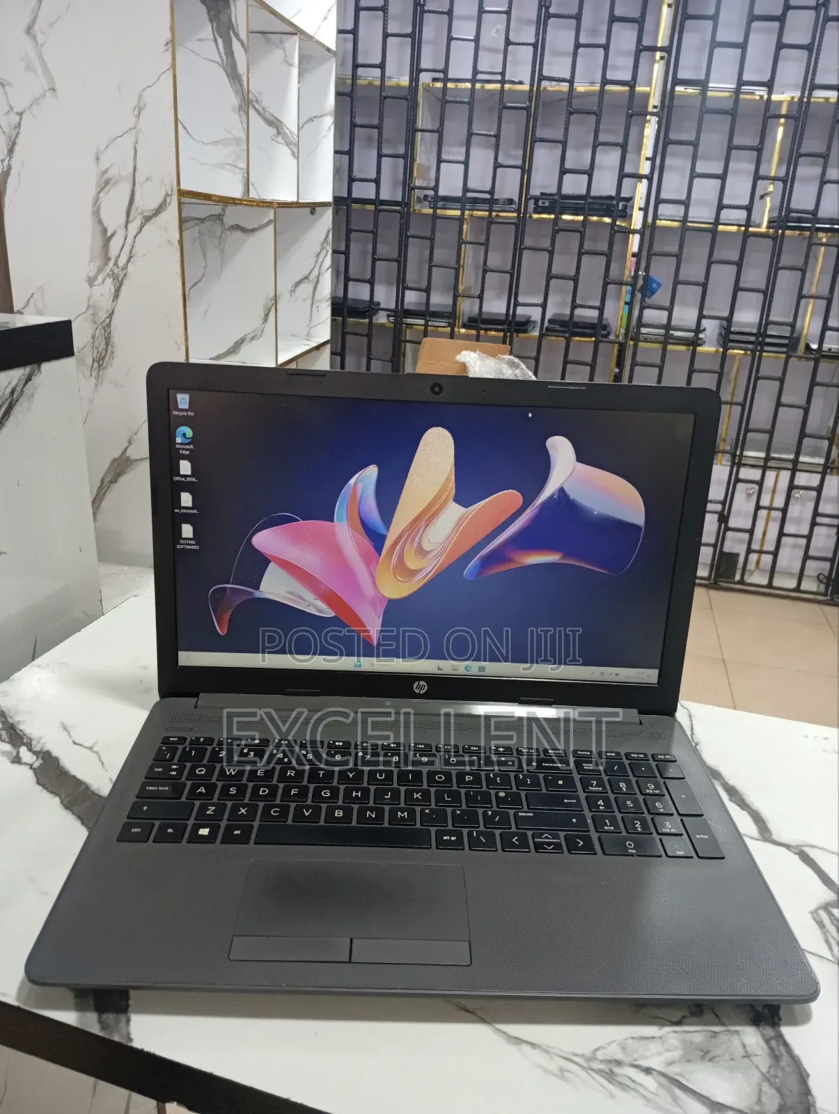 Laptop HP 255 G8 8GB AMD Ryzen 3 SSD 128GB