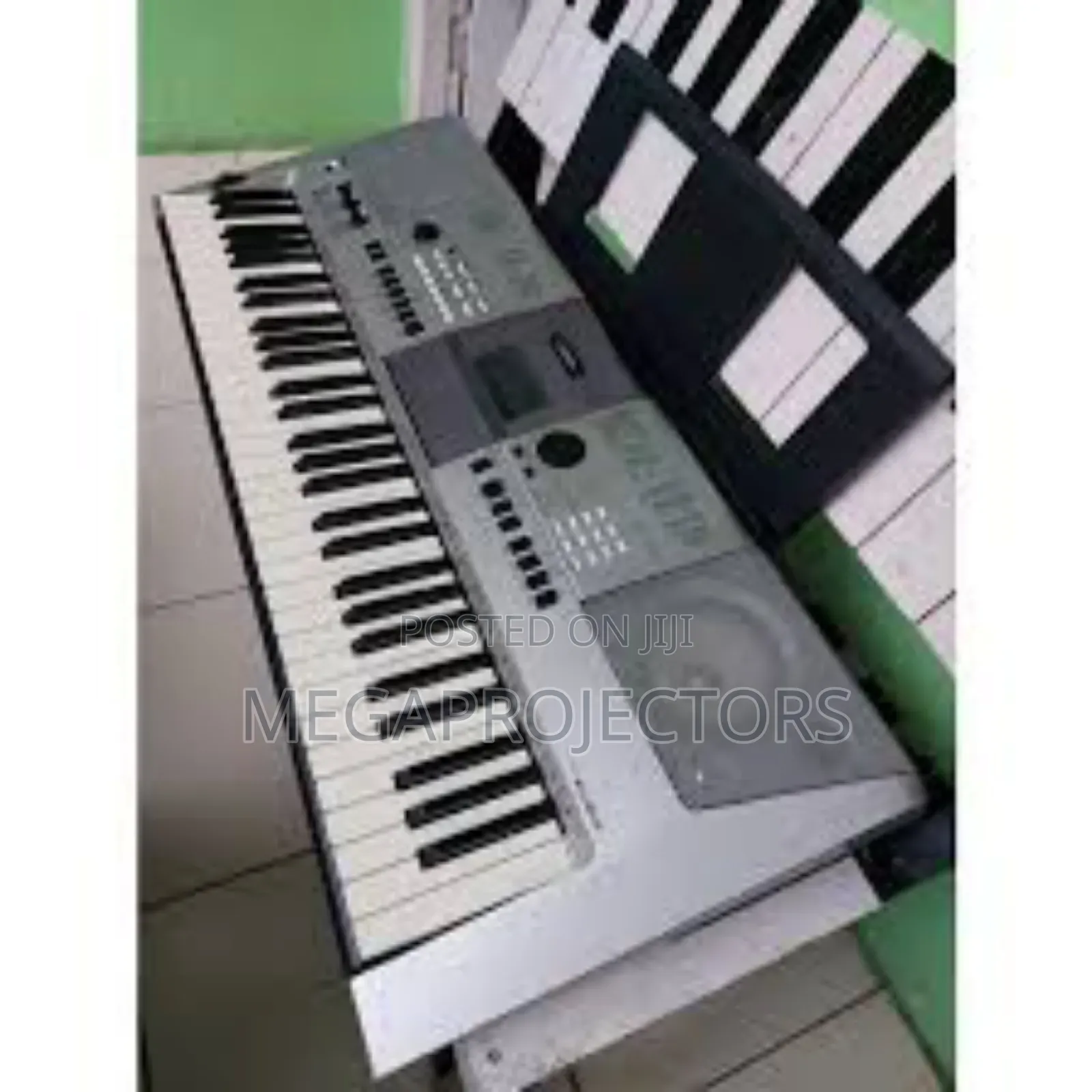 Yamaha Keyboard E413