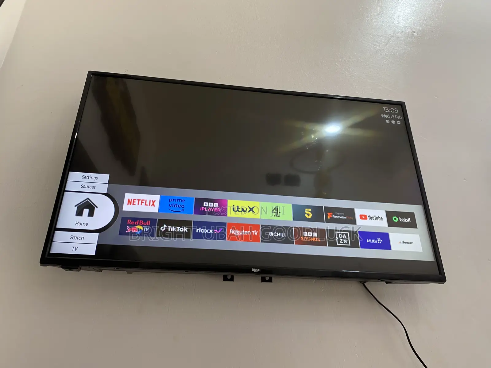 Bush 40 Inches Full Smart Tv With Mirror Cast Altra Youtu