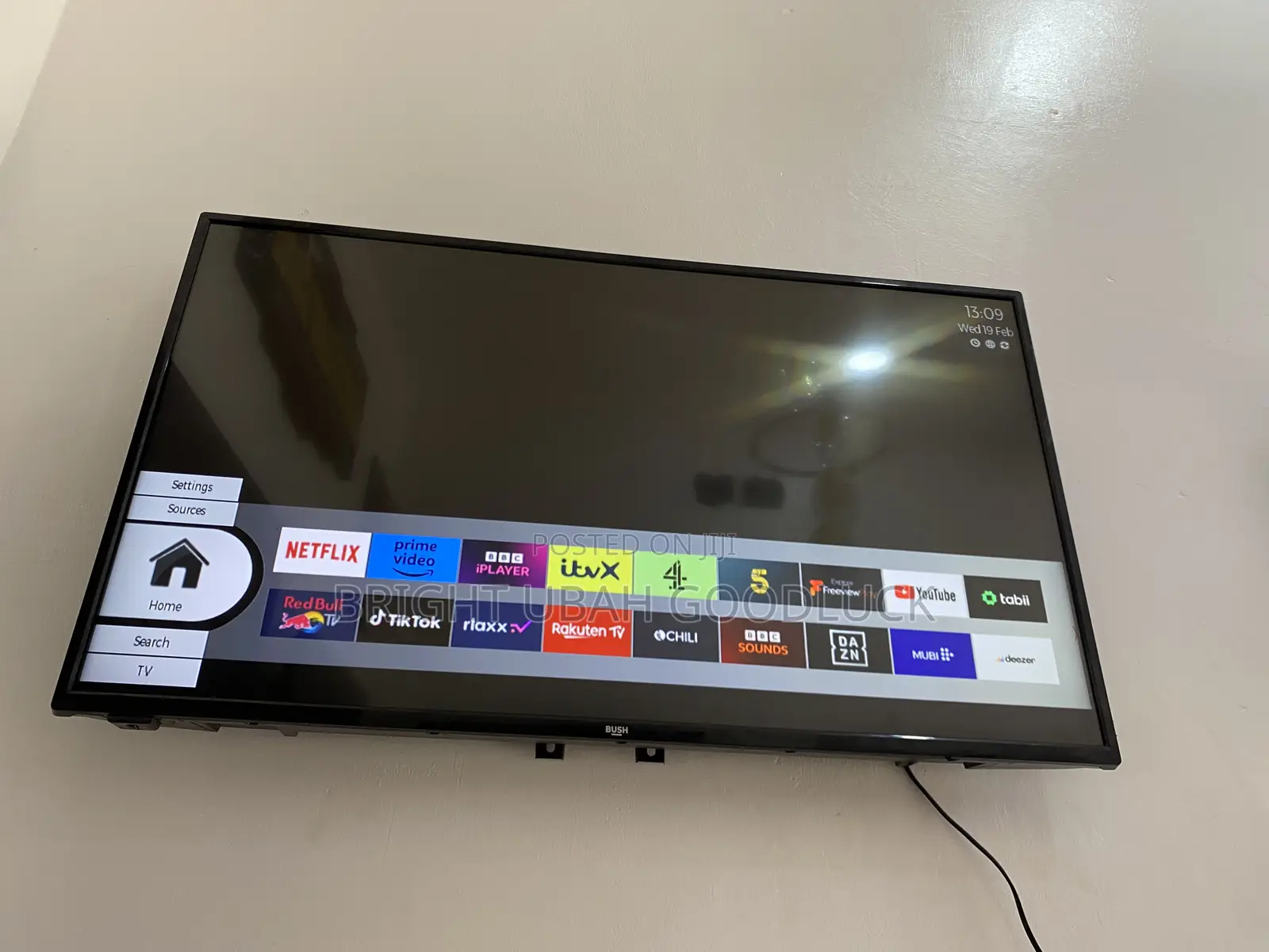 Bush 40 Inches Full Smart Tv With Mirror Cast Altra Youtu