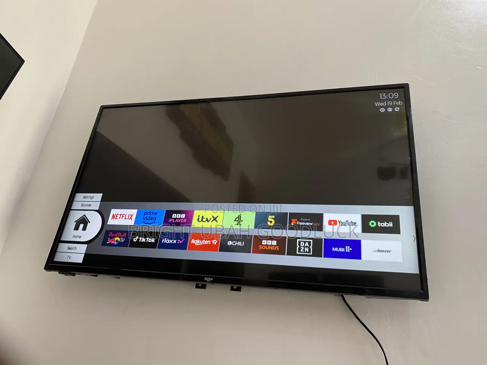 Bush 40 Inches Full Smart Tv With Mirror Cast Altra Youtu