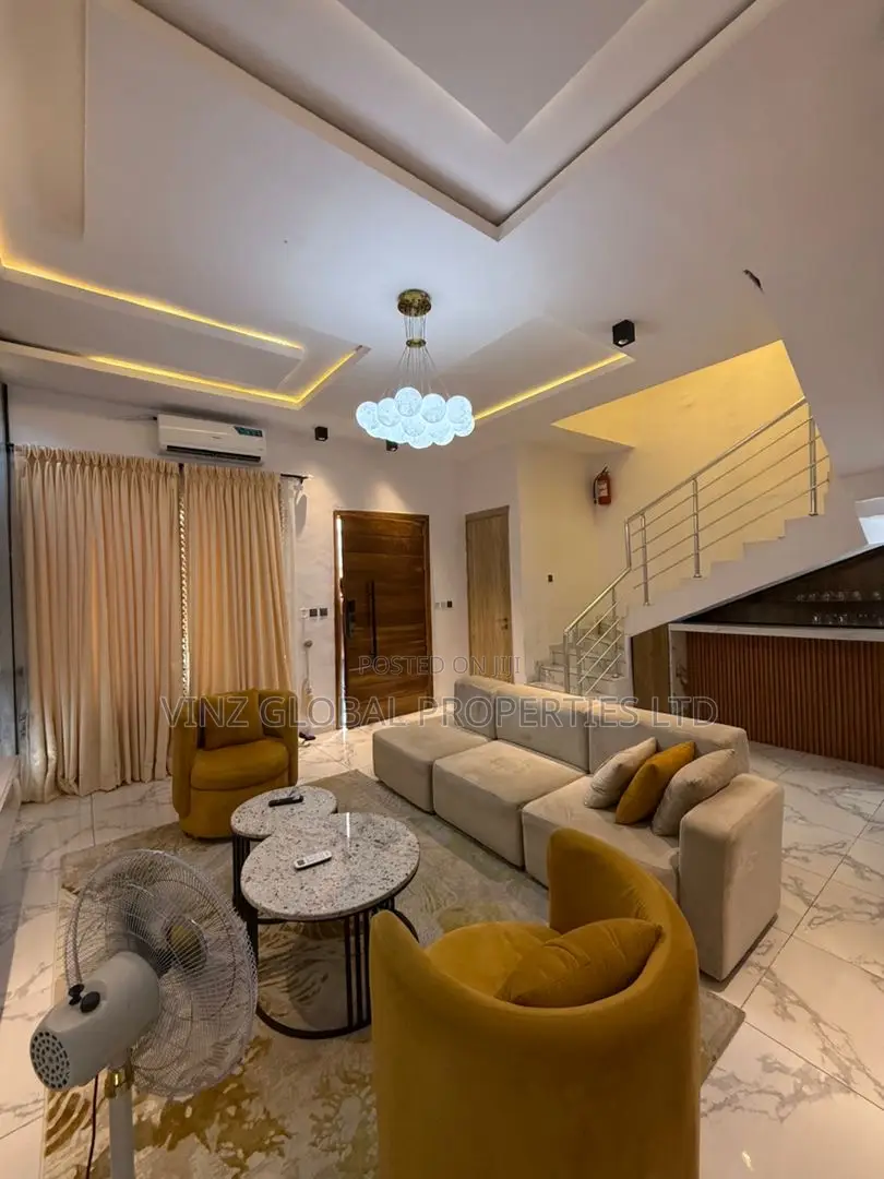 Excellent 3 Bedroom Duplex With Ps5 Massage Chair
