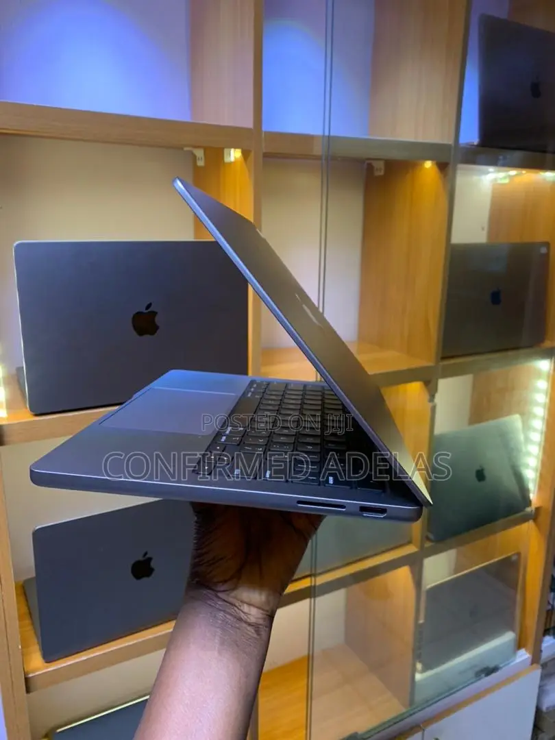 Laptop Apple MacBook Pro 2021 M1 16GB Apple M1 Pro SSD 512GB
