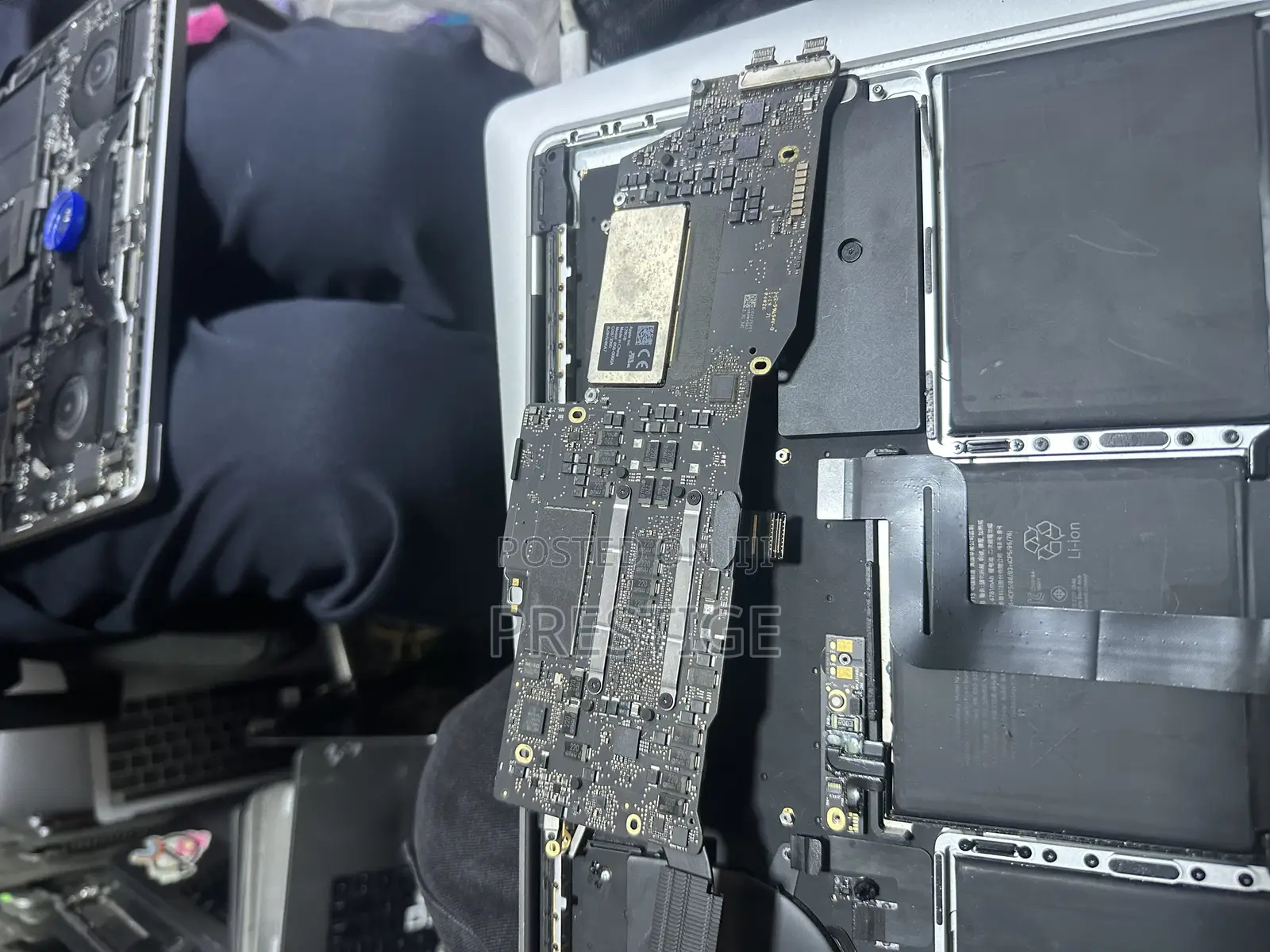 Macbook Pro 2017 8gb Core I5 Logic Board