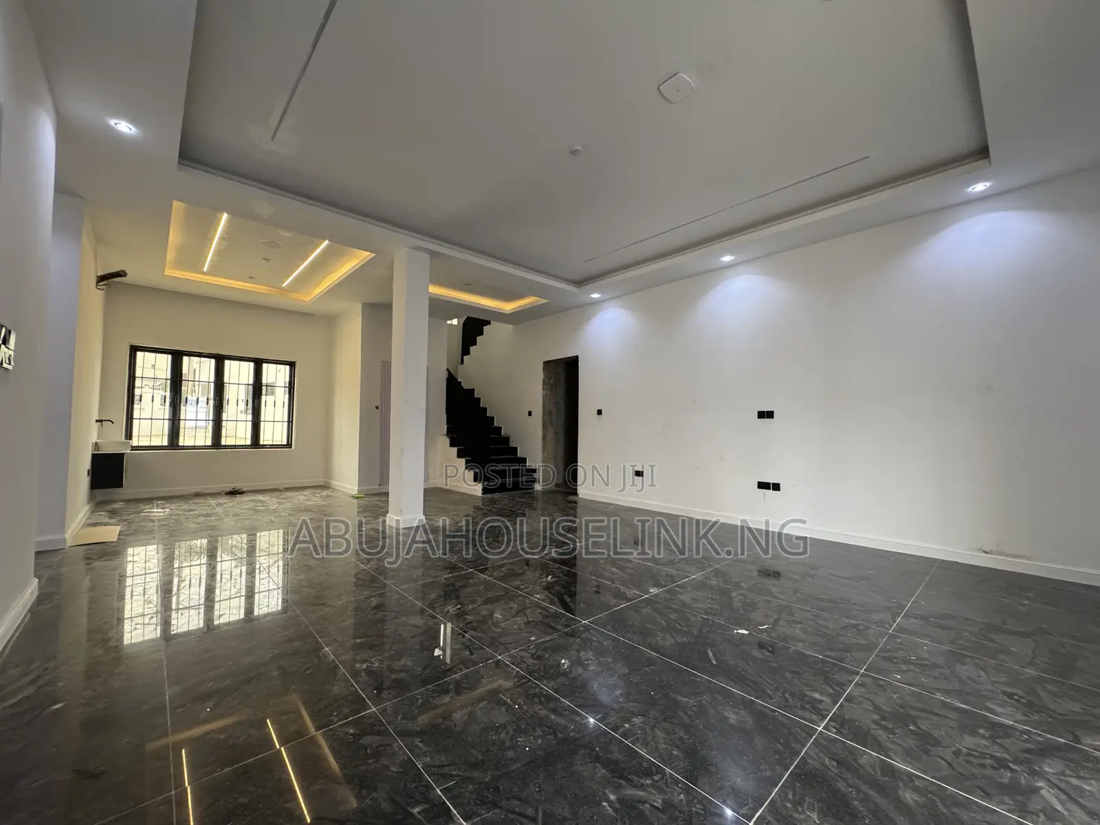 7bdrm Duplex in Asokoro Abuja for sale