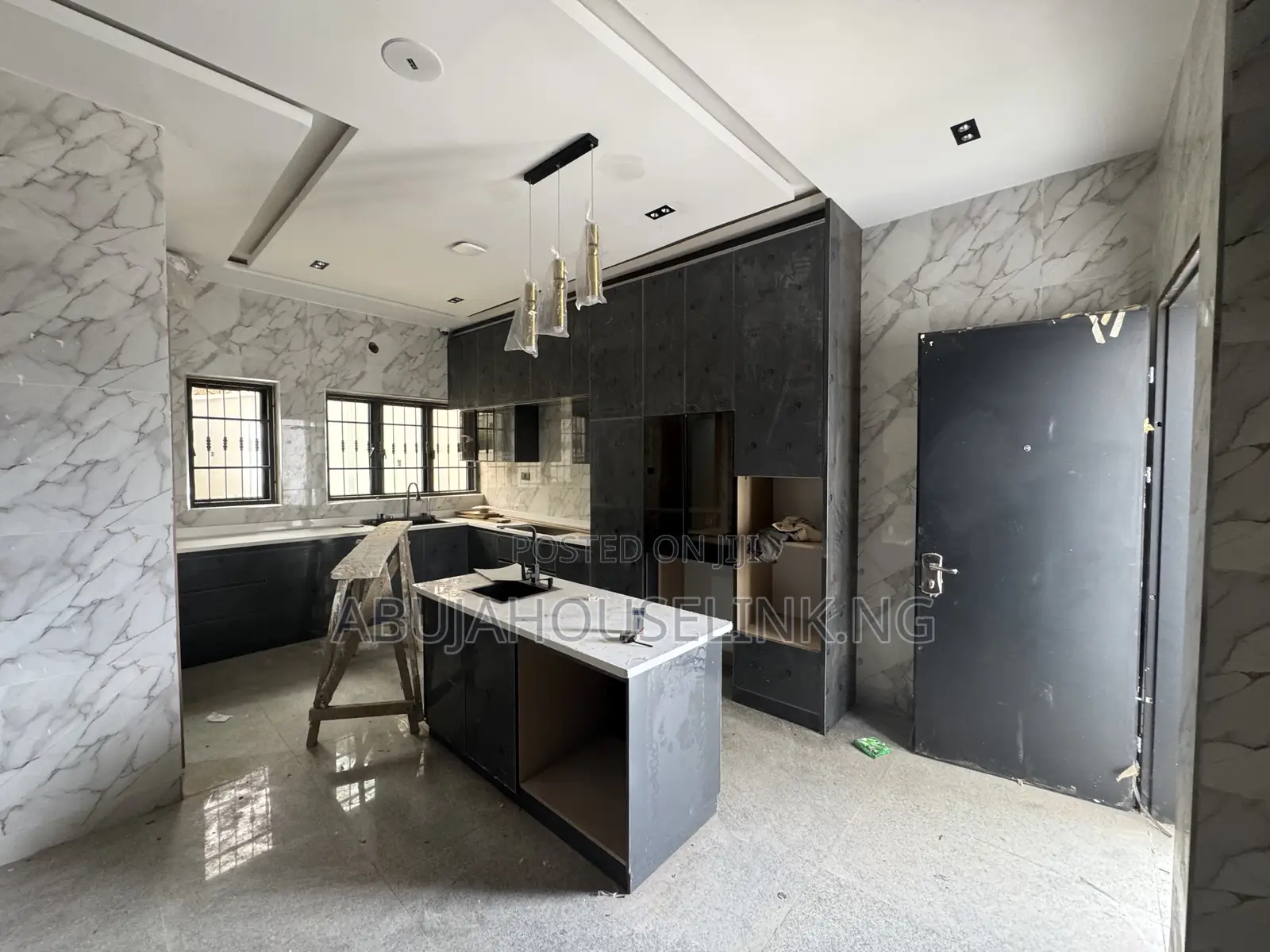 7bdrm Duplex in Asokoro Abuja for sale