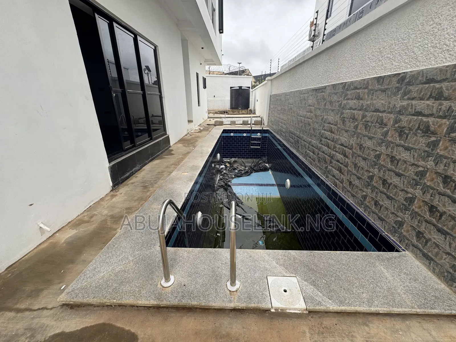 7bdrm Duplex in Asokoro Abuja for sale