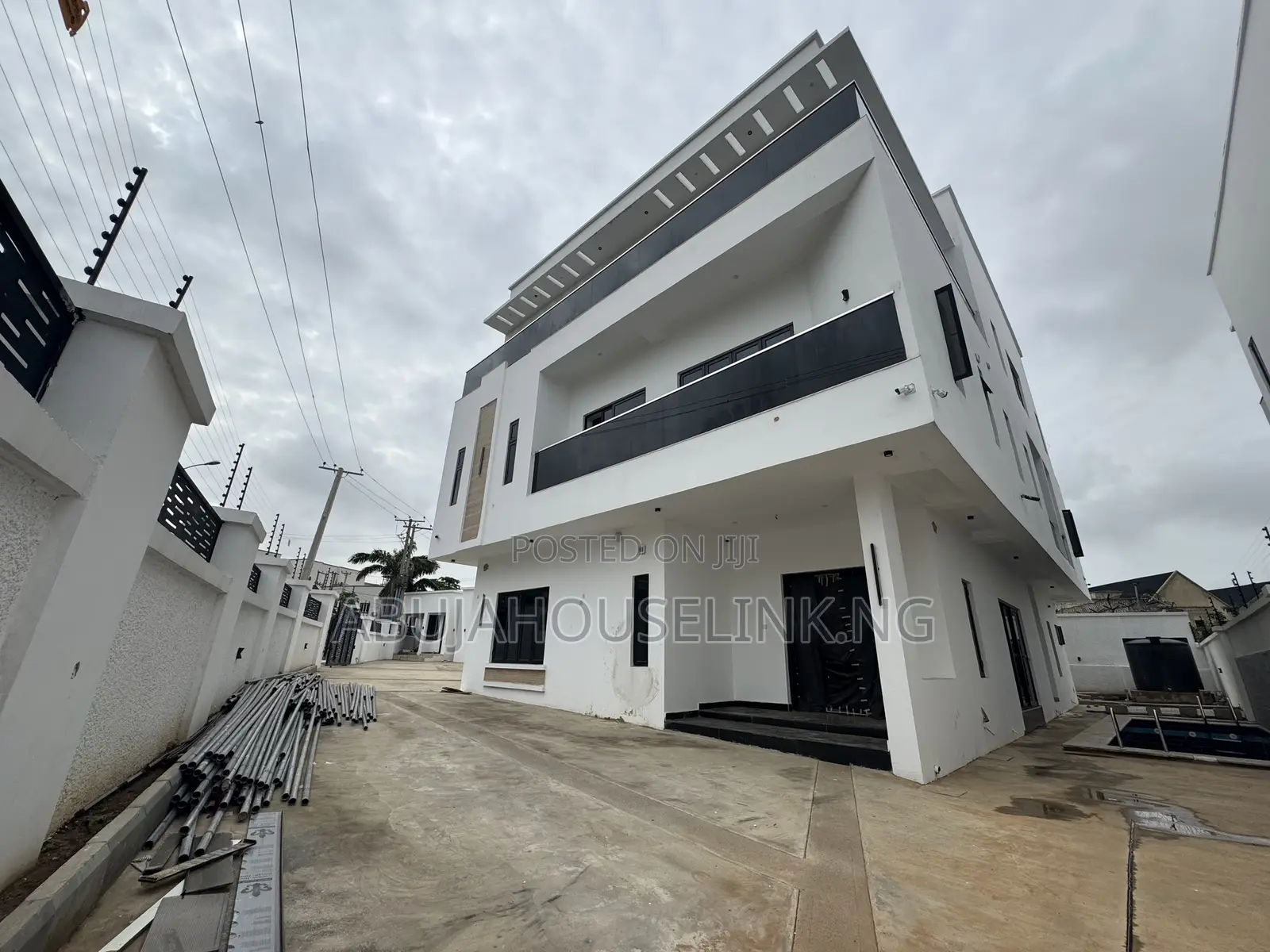 7bdrm Duplex in Asokoro Abuja for sale