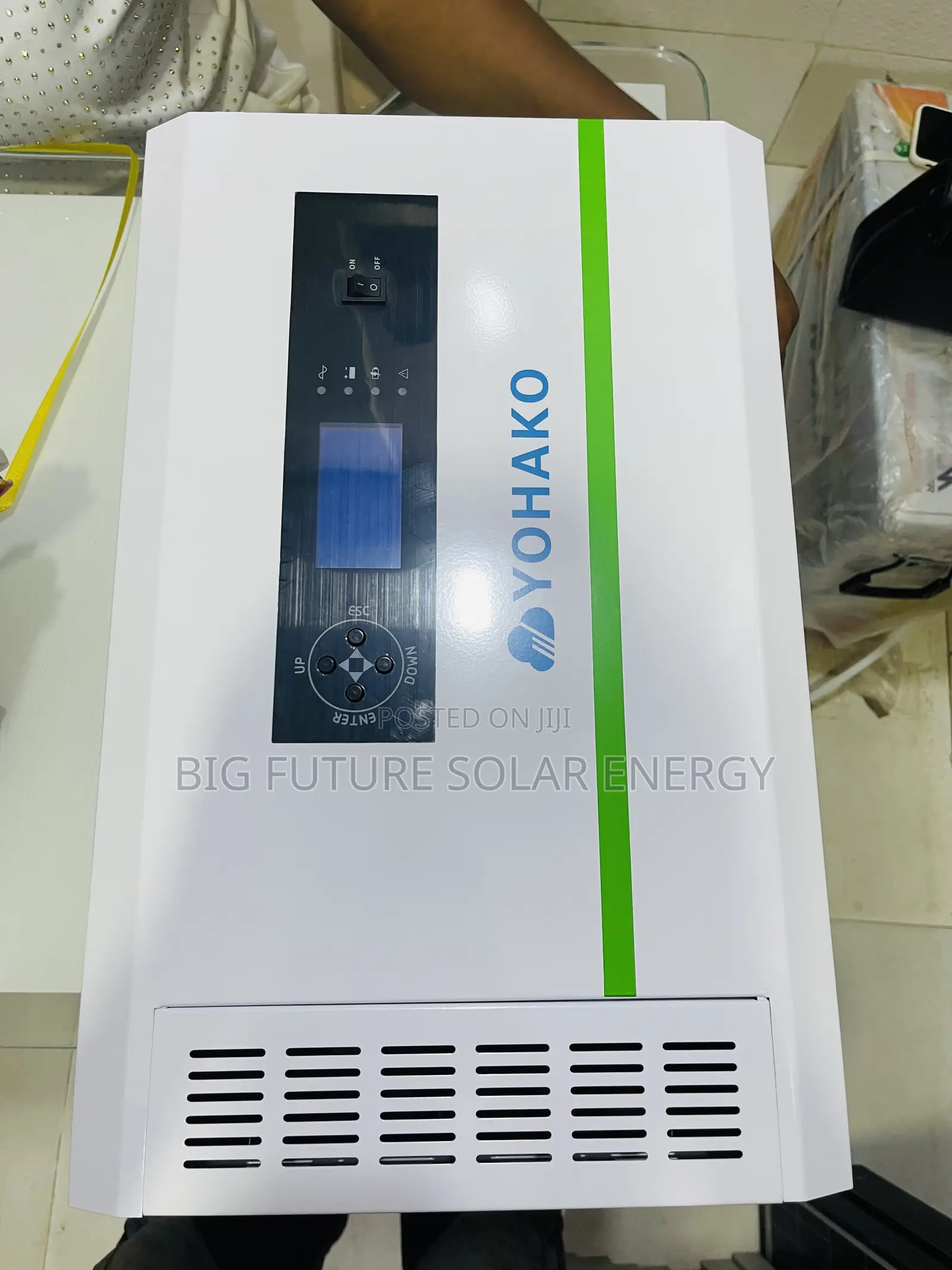 3.5kva Yohako Solar Inveter 24v.