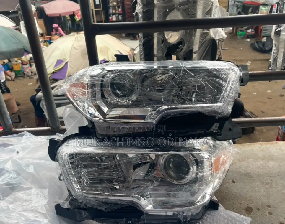 Headlamp Tacoma 2018/2020 Set