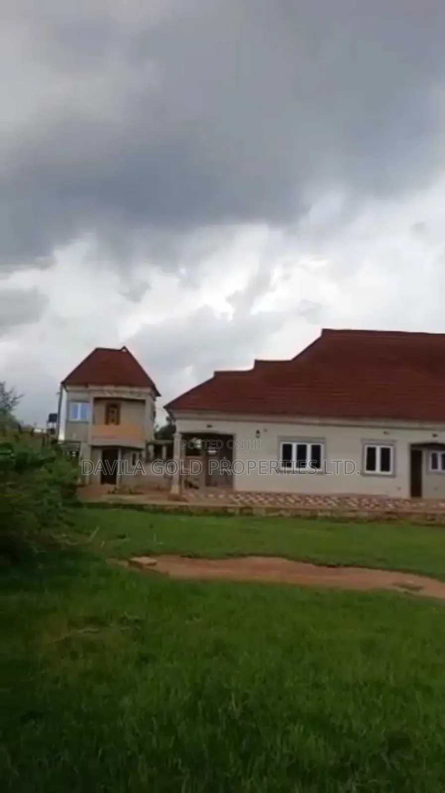 5bdrm Block of Flats in Benin City for sale