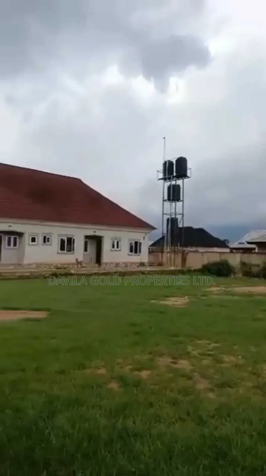 5bdrm Block of Flats in Benin City for sale