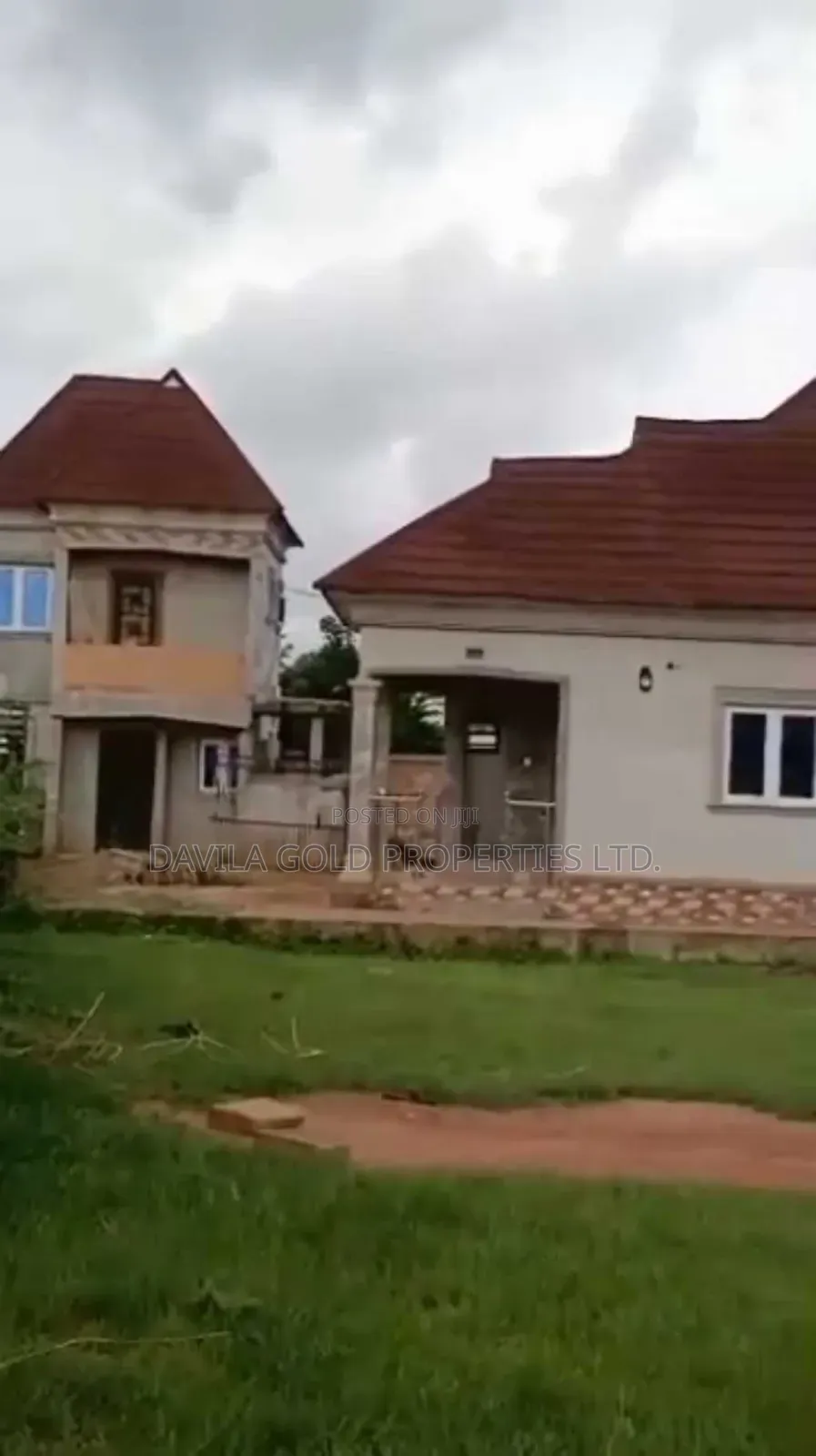 5bdrm Block of Flats in Benin City for sale