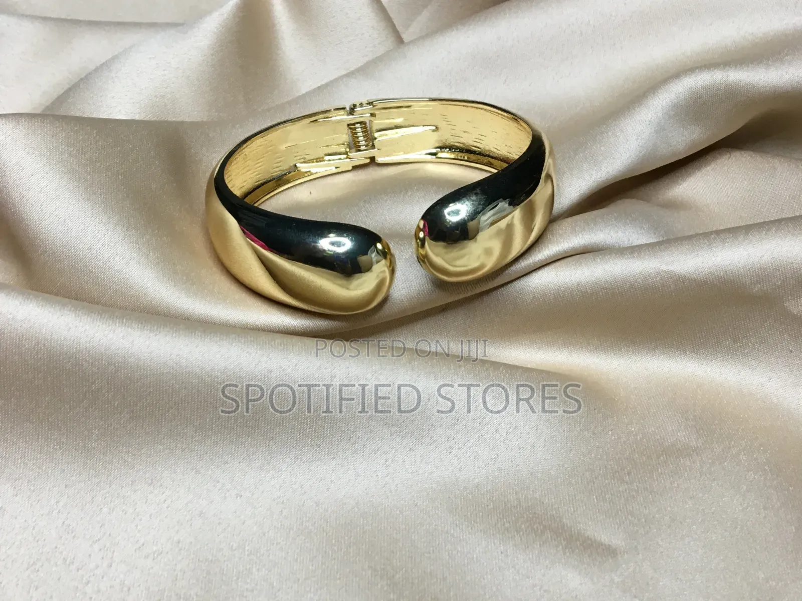 Chunky Cuff Gold Bangle