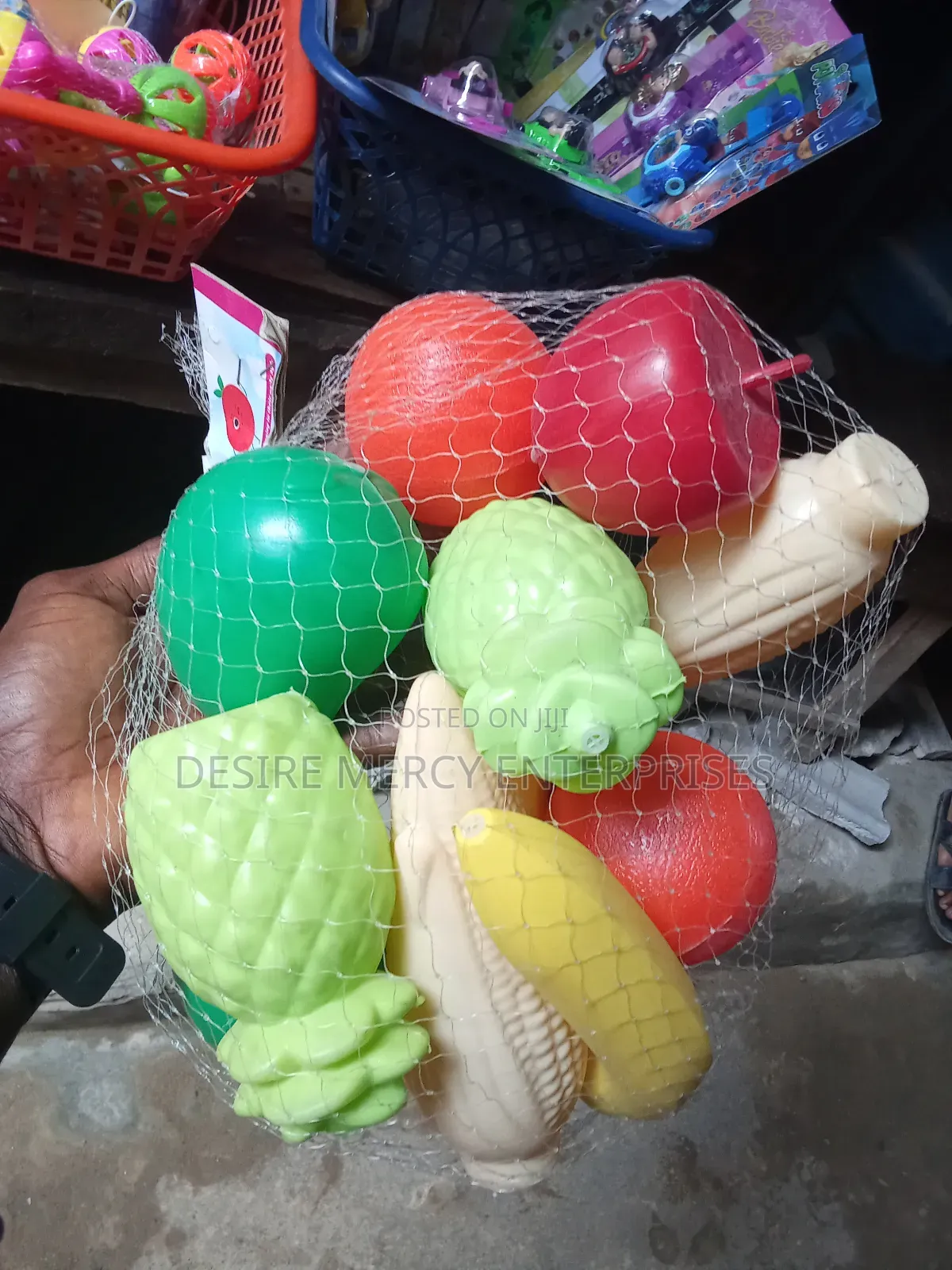 Press and Sound Fruits Set in Net