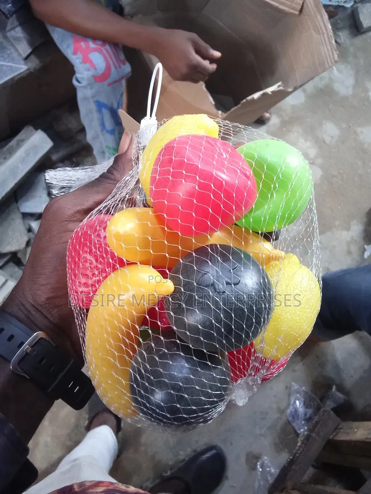 Press and Sound Fruits Set in Net