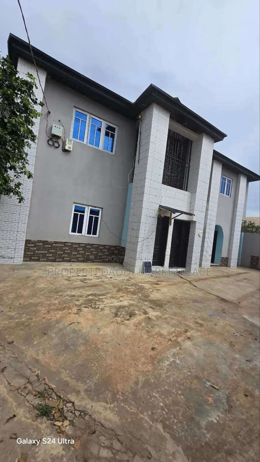 3bdrm Block of Flats in Ayobo for sale