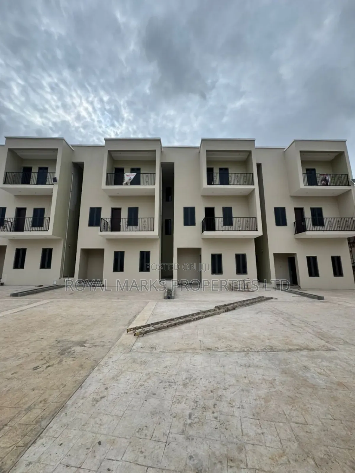 4bdrm Duplex in Mabushi for rent