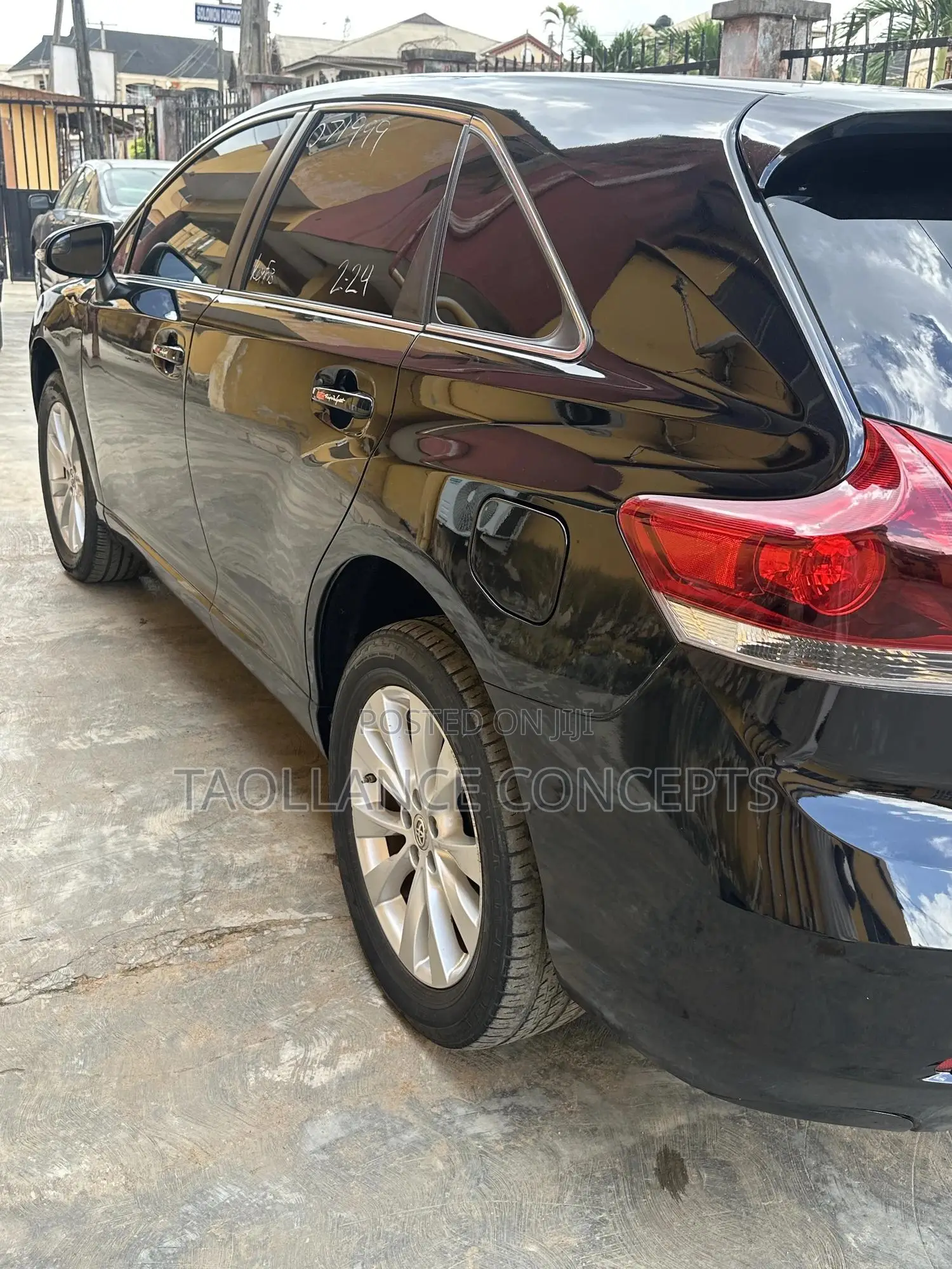 Toyota Venza LE FWD 2013 Black