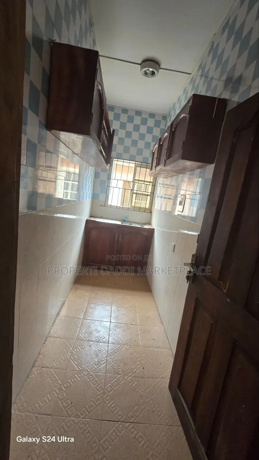 10bdrm Bungalow in Ayobo for sale