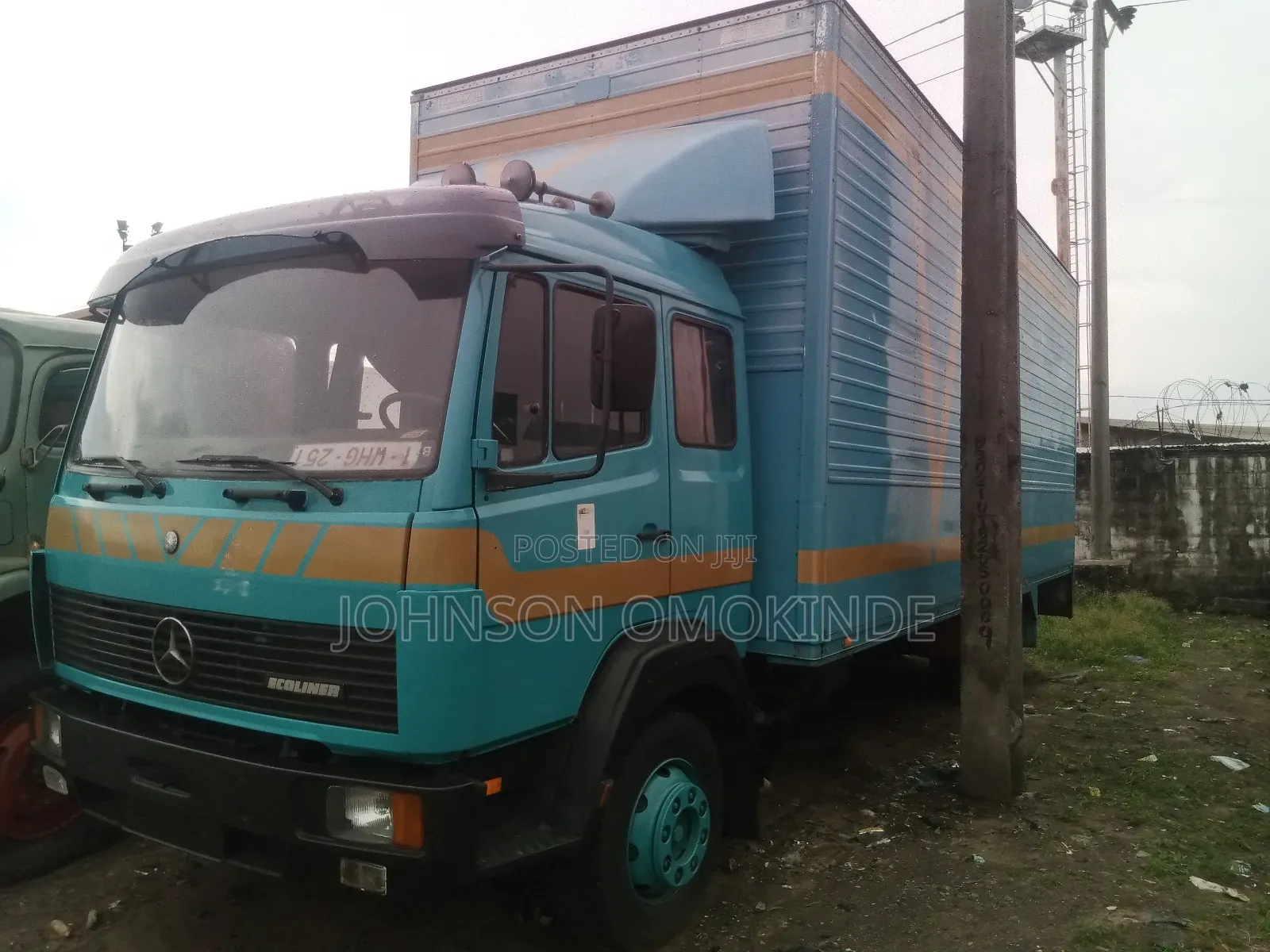 1320 Mercedes Benz Container