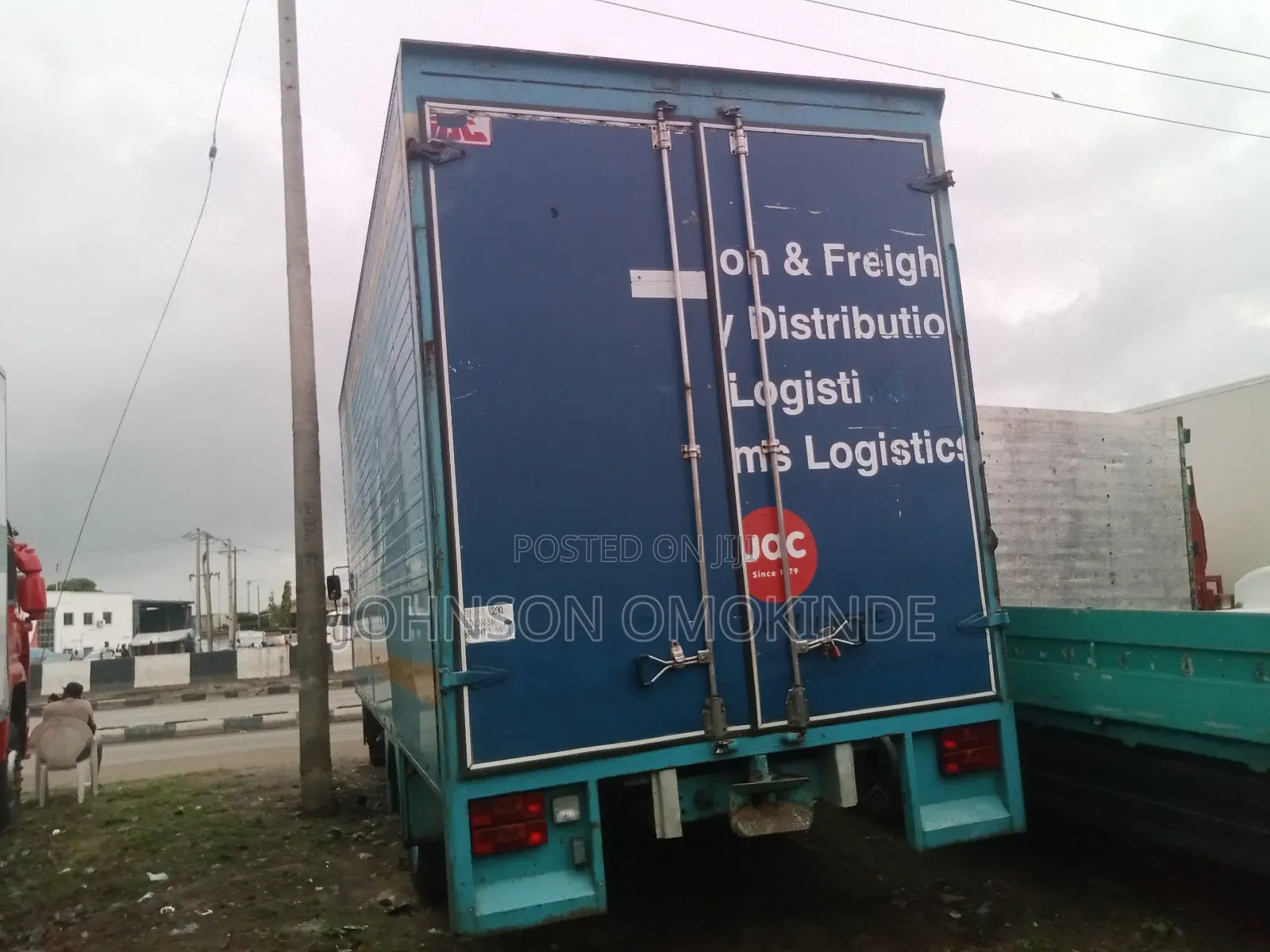 1320 Mercedes Benz Container