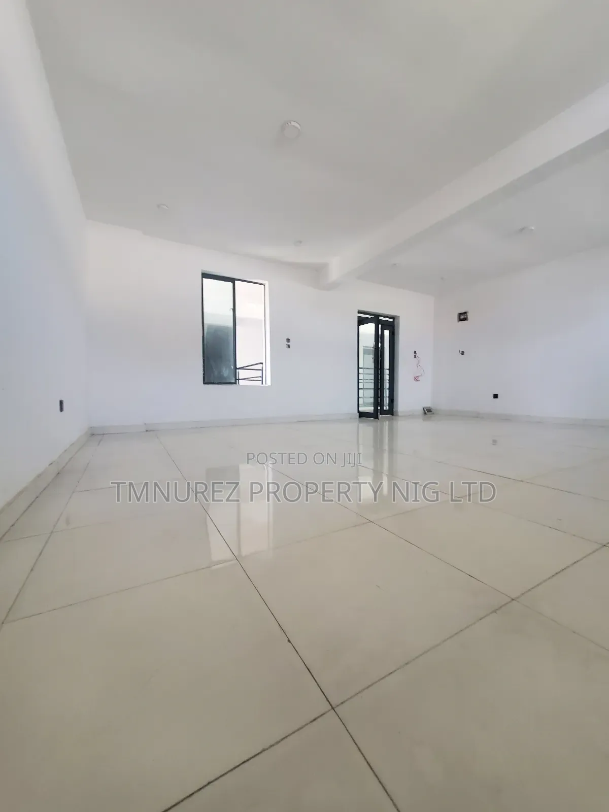 Shop for Sale at Jakande Axis,