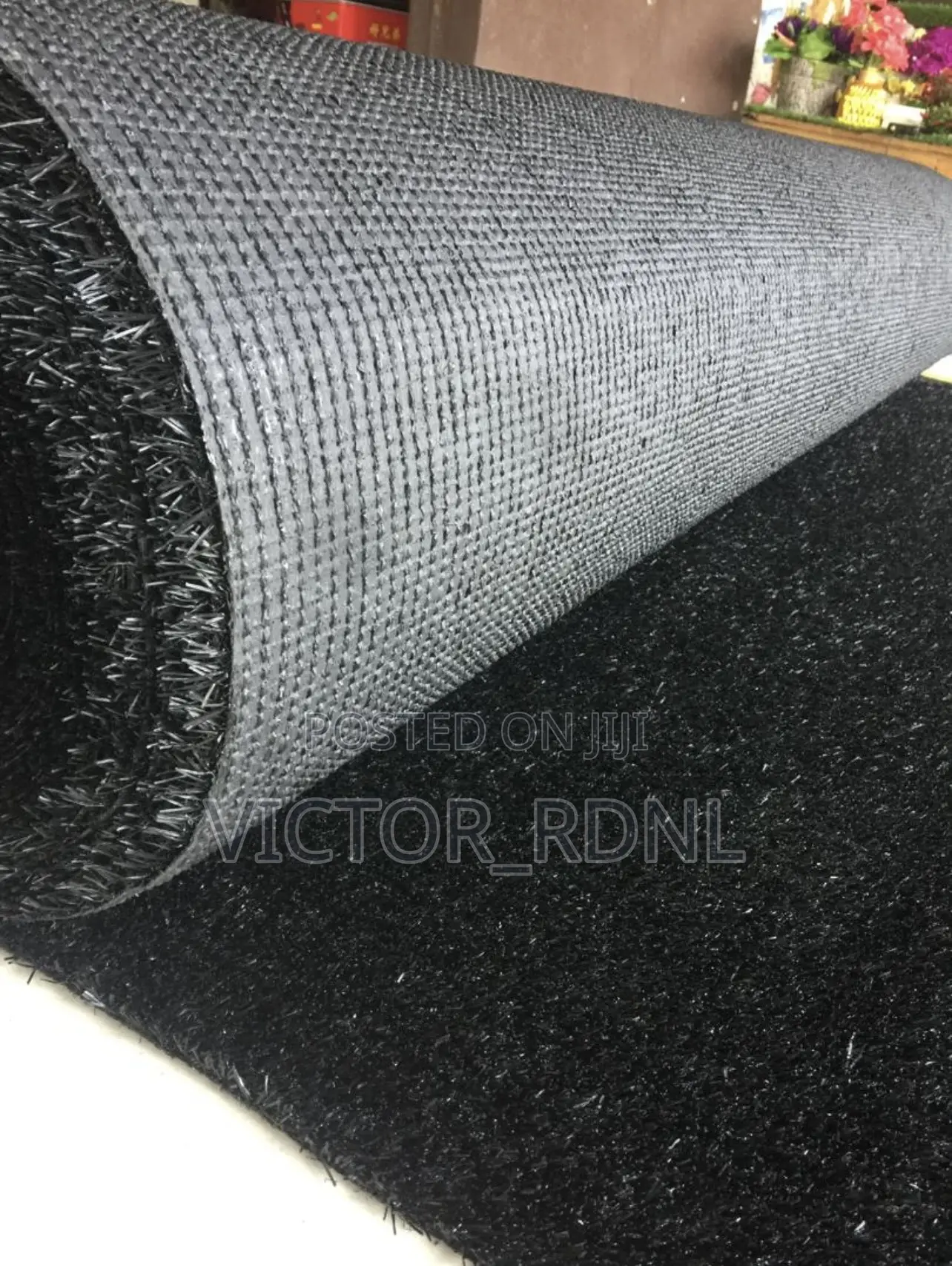 Black Carpet Grass Full Hair