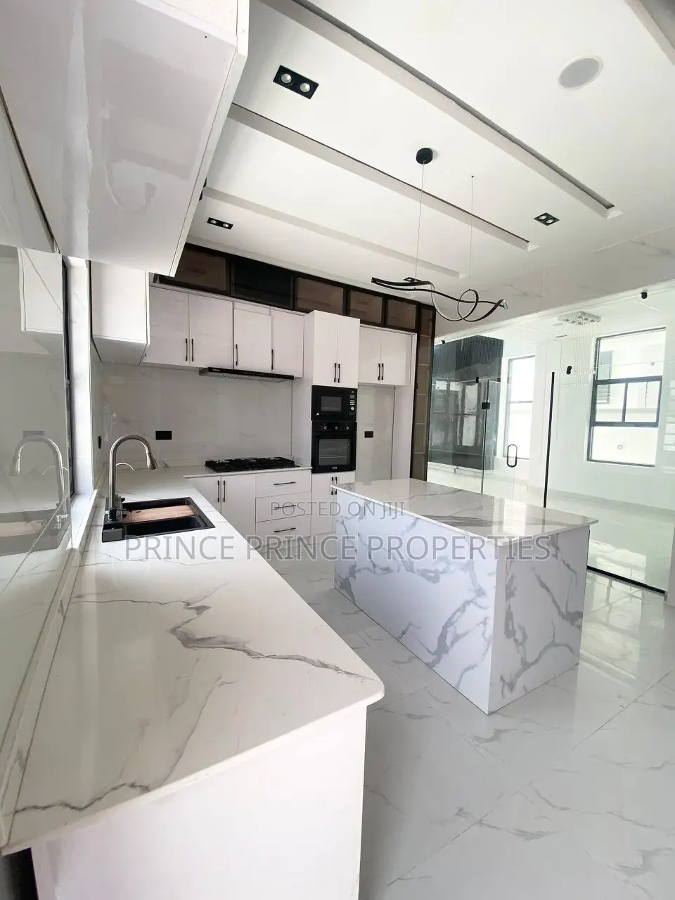Furnished 5bdrm Mansion in Ajah for sale
