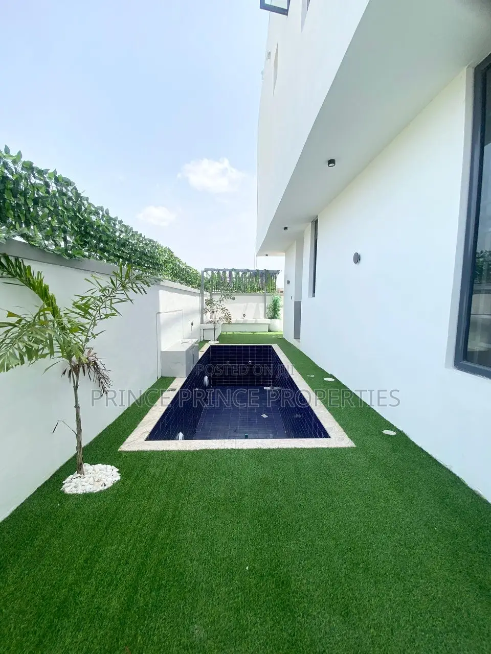 Furnished 5bdrm Mansion in Ajah for sale